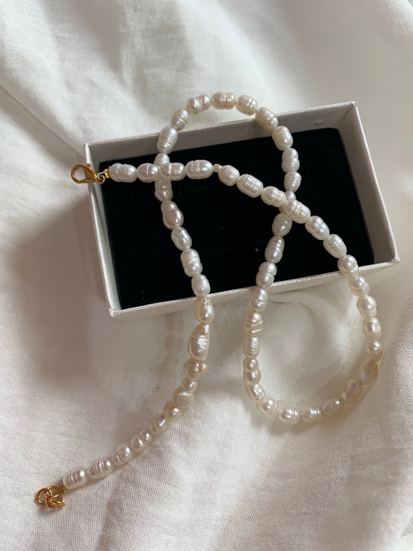 Charlotte pearl choker