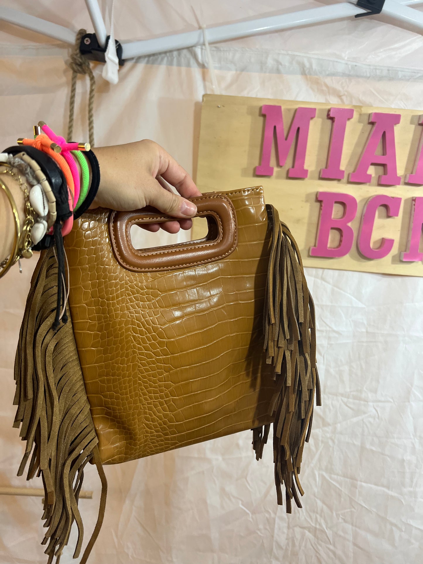 Bolso Flecos relieve